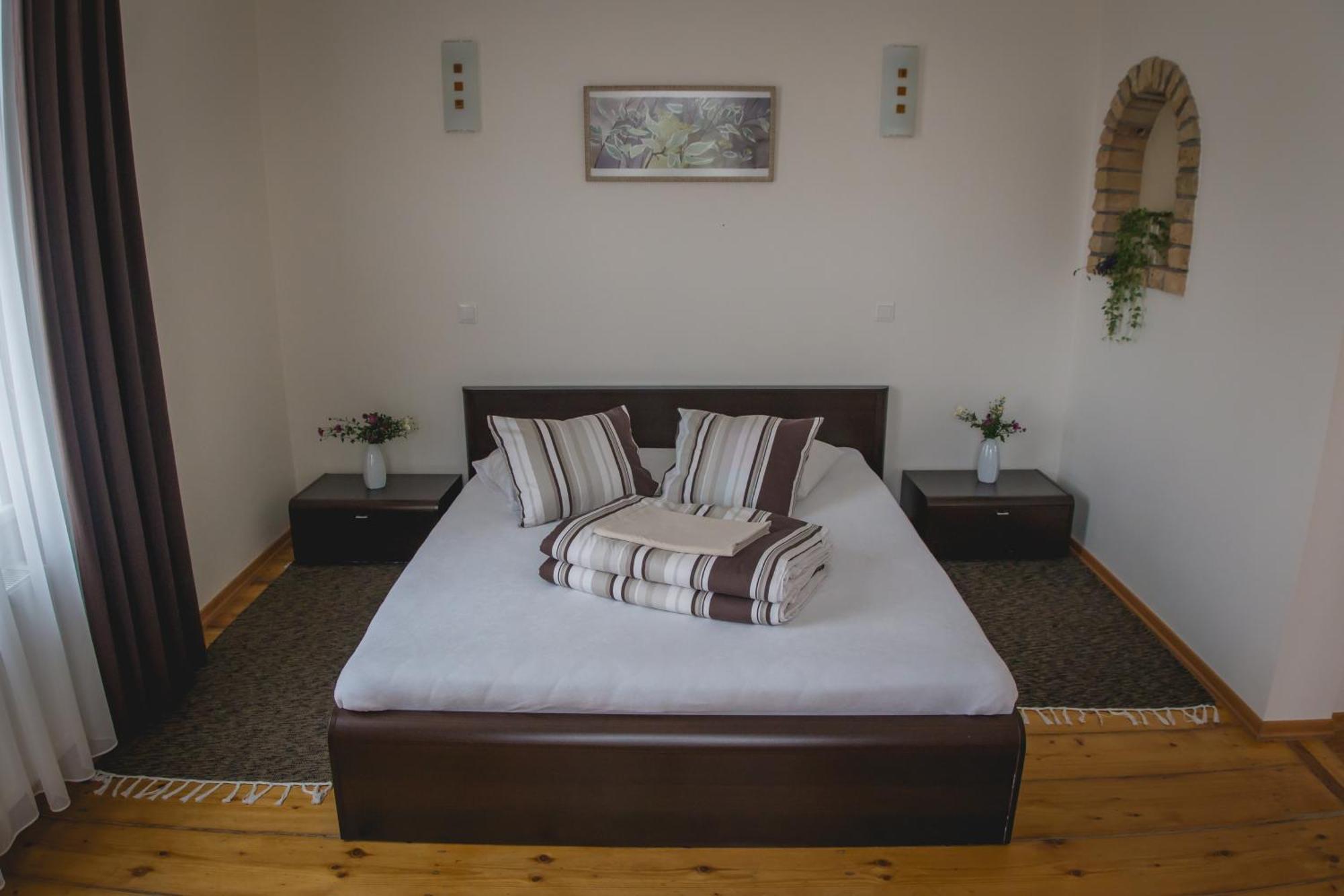 Viesu Maja Janis Hotel Madona Buitenkant foto