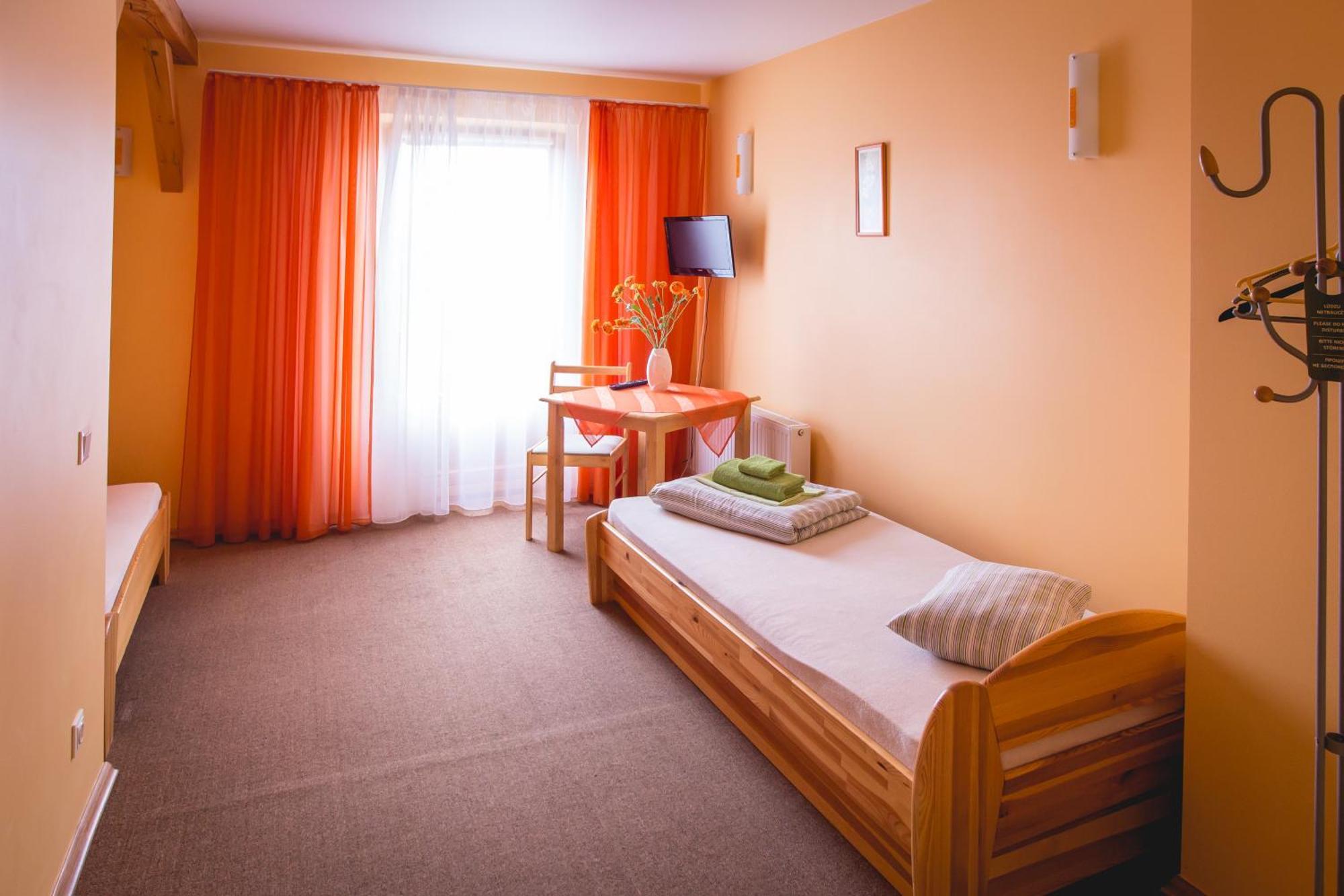 Viesu Maja Janis Hotel Madona Kamer foto