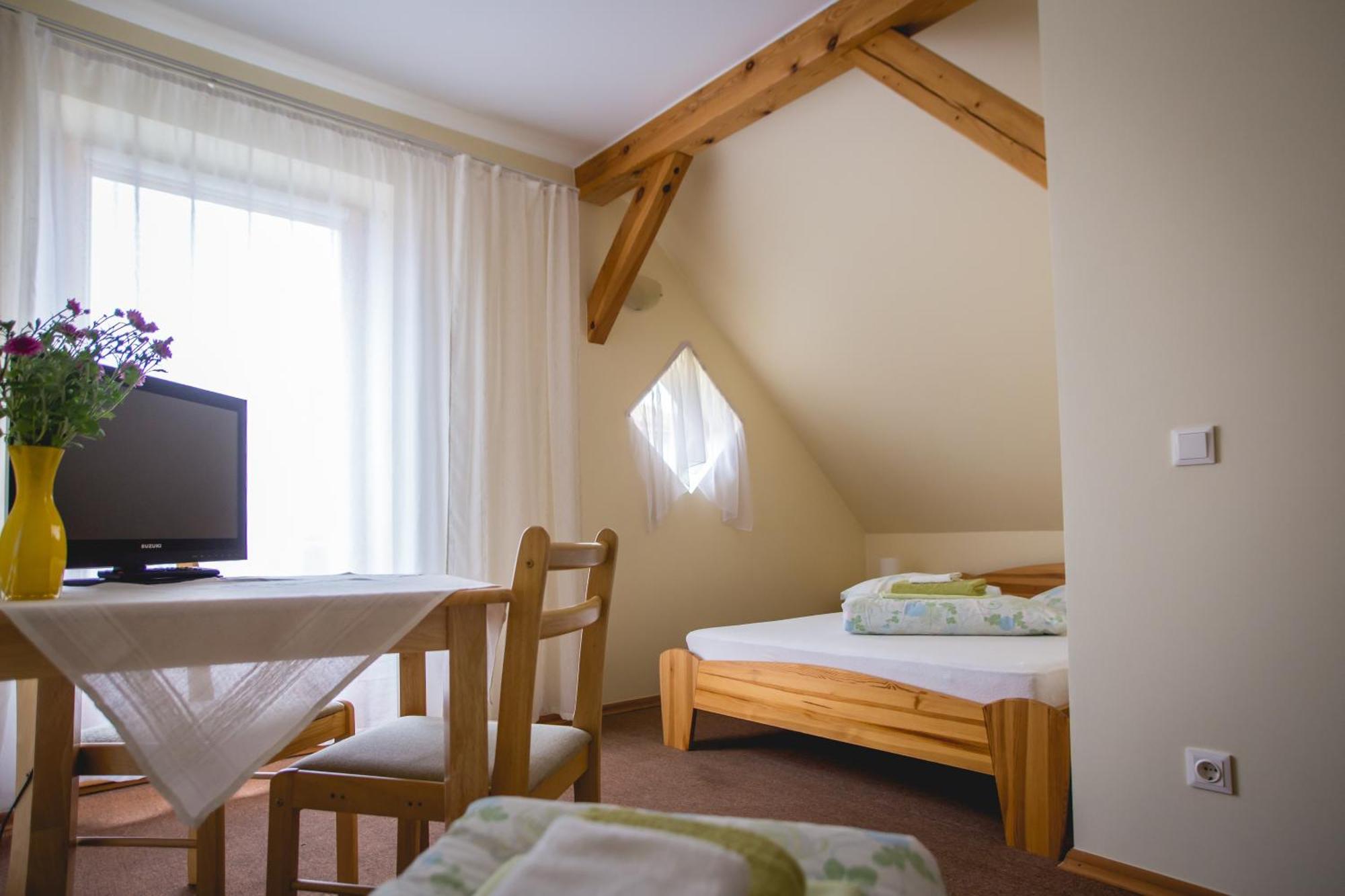 Viesu Maja Janis Hotel Madona Buitenkant foto